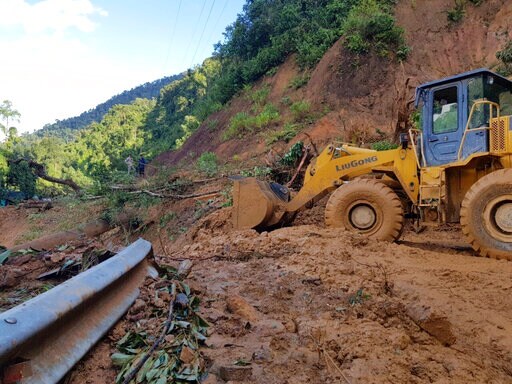 8 Killed, 42 Missing in Landslides in Typhoon-hit Vietnam