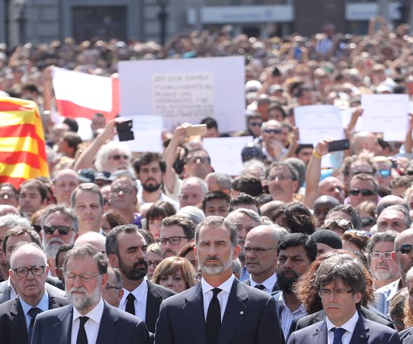 Shouts of 'Not Afraid' After Minute of Silence in Barcelona
