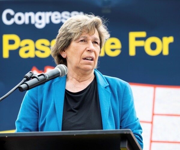 AFT Head Weingarten Backs Mandatory Vax for Teachers