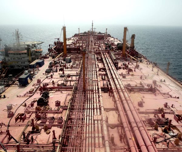 Oil Jumps 4% as Tankers Avoid Strikes in Red Sea