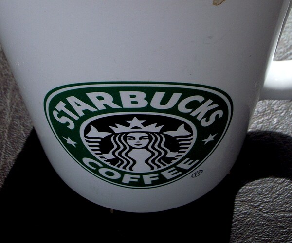 Black Comedian Demands Starbucks 'Reparations' in Prank, Gets Coffee