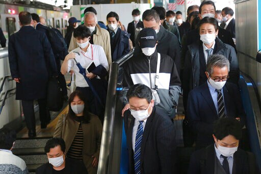 Tokyo Asks Drinking Places to Close Early to Curb Virus Rise