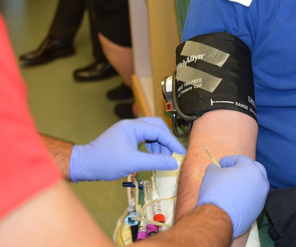 FDA Expands Zika Screening to All US Blood Centers