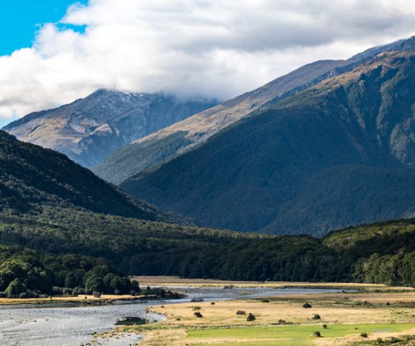 Mount Aspiring Climber Rescued After a Week of Freezing Temps on NZ Peak