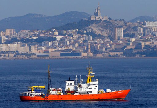 The Latest: Spanish Rescuers Intercept 524 Migrants