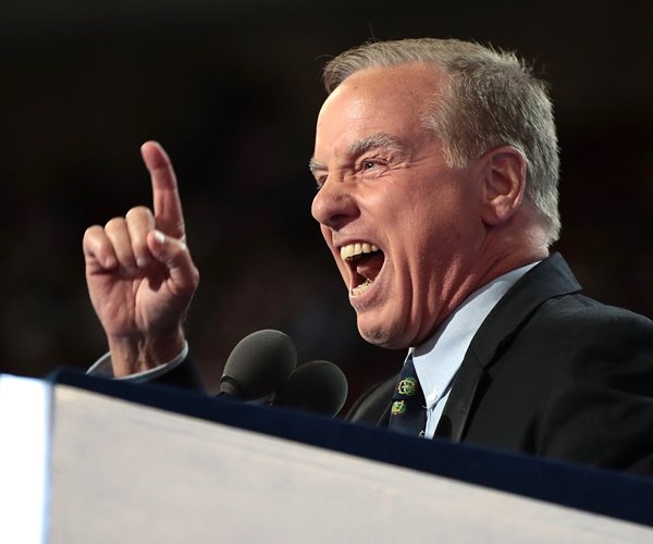 Howard Dean to Head New Democrat Voter Data Exchange