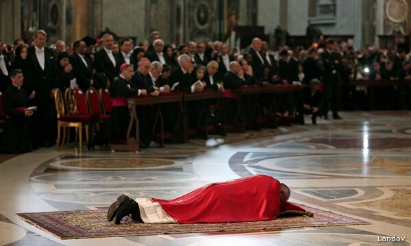 Pope Good Friday Service Underscores Plight of the Suffering