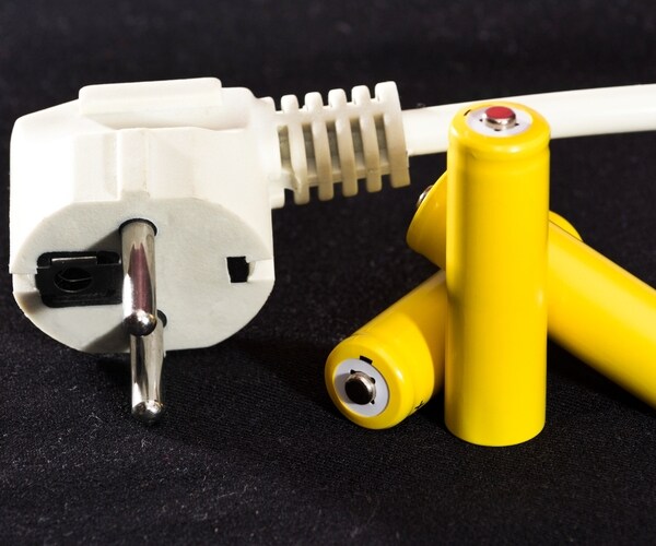 Barron's: Batteries Hasten Winds of Change for Electricity Stocks