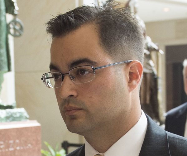 Judge Bars Public Release of Clinton Aide's Immunity Deal