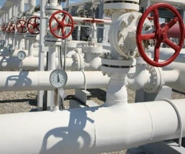 Oil Plunges 10 Percent on New Coronavirus Variant Concerns