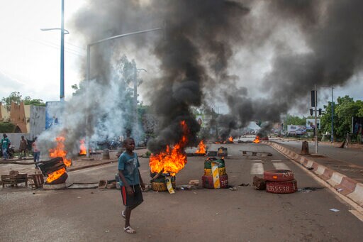 Mali's President Urges Dialogue after Thousands Protest