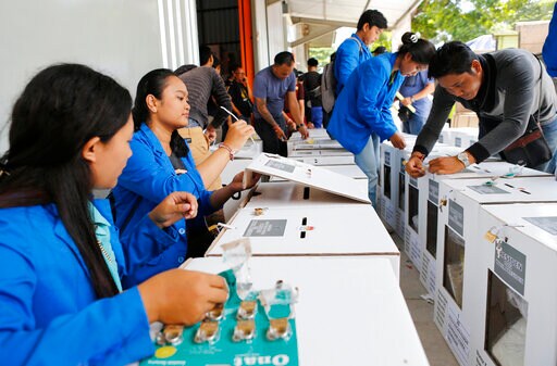 Indonesians Flock to Final Presidential Campaign Rallies