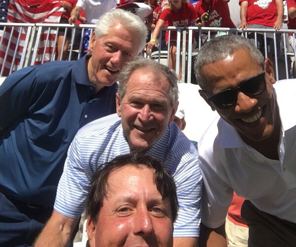 Phil Mickelson 3-Fer Presidents Cup Selfie: Obama, Bush, Clinton