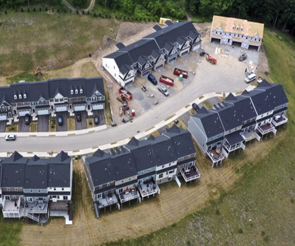 Average 30-Year Mortgage Rate Falls to 6.67%