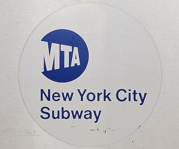 MTA Worker Dies After Fall While Cleaning Tracks in Manhattan