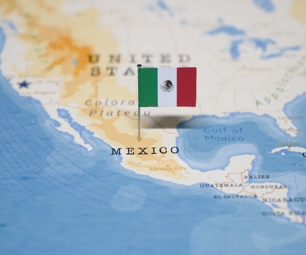 Mexico Rebukes Governor for Urging Migrants to Vote Biden