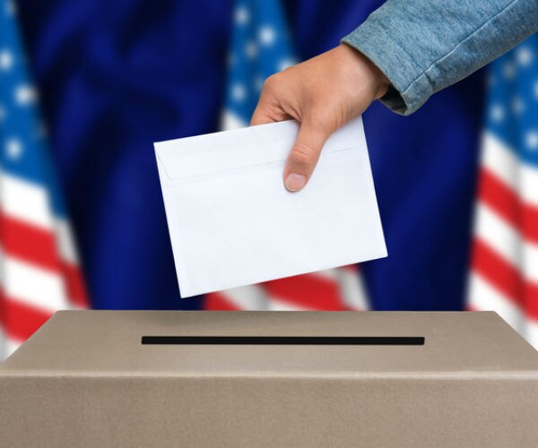 Obama Man Cordray, Populist Kucinich in Ohio Governor Fight