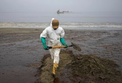 Peru: 21 Beaches Polluted by Spill Linked to Tonga Eruption