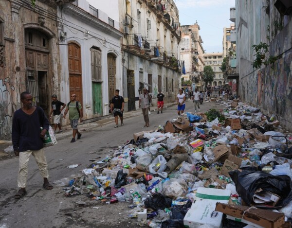 Trump Warns Cuba Is Near Failure Amid Economic Collapse