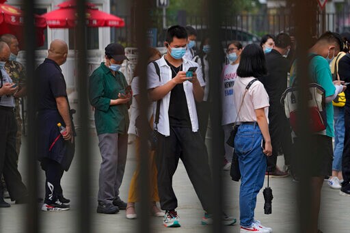 China Pledges 2 Billion Vaccines Globally through Year's End