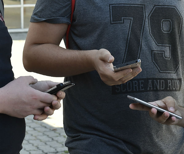 $19.8 Billion Airwaves Auction May Mean Better Cell Service