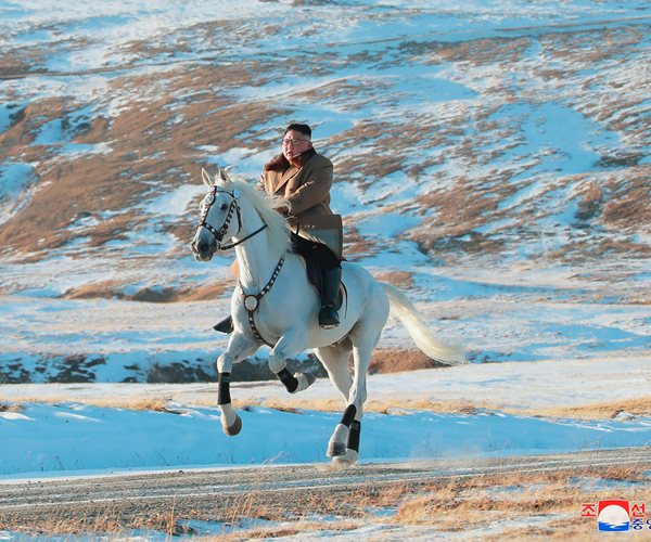 Kim Vows to Fight US Sanctions, Visits Sacred NKorean Peak