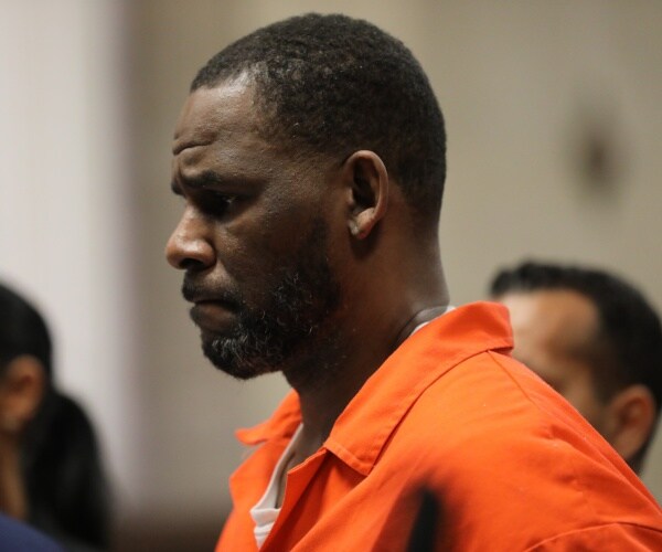 r kelly appears during a court hearing