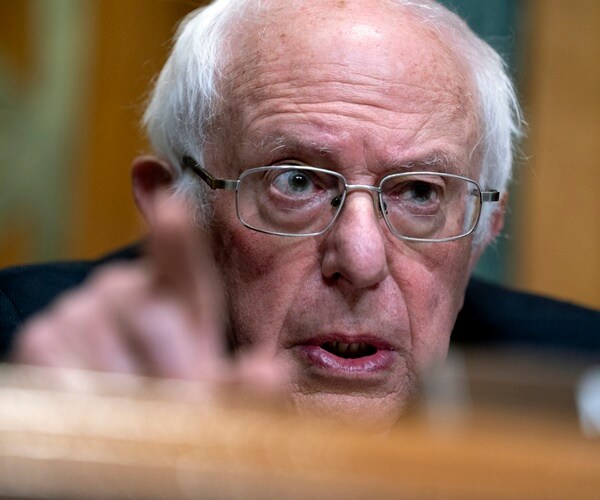 Democrats Shelve Tax Penalty Aimed at Raising Minimum Wage