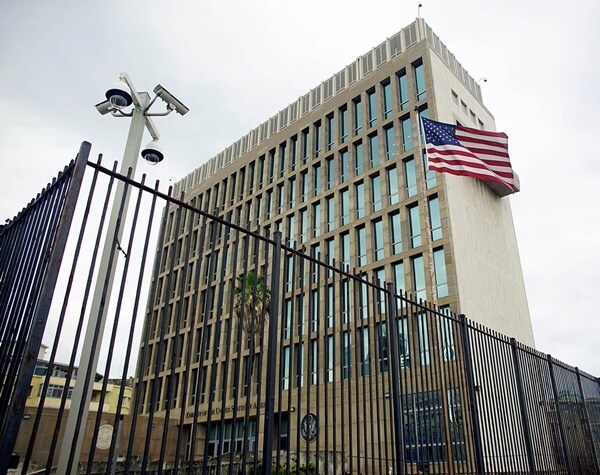 New Details Deepen Mystery of US Diplomats' Illness in Cuba