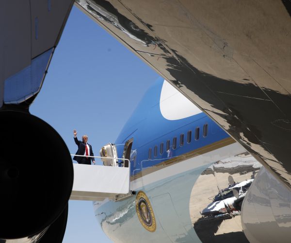 House Tries to Keep Revamped Air Force One Project Within Budget