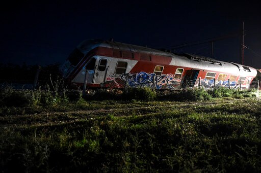 Greek Train Derails, Crashes into House; 3 Dead, 10 Injured