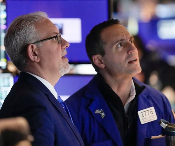 Stocks Climb, Yields Fall After Inflation Data