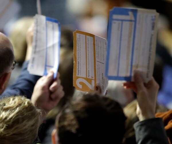 Long Lines, Some Delays as Voters Arrive at Iowa Caucuses