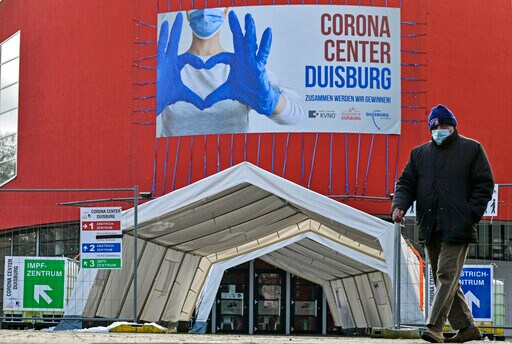 Chaos Mars Over-80s Vaccine Start in Major German State