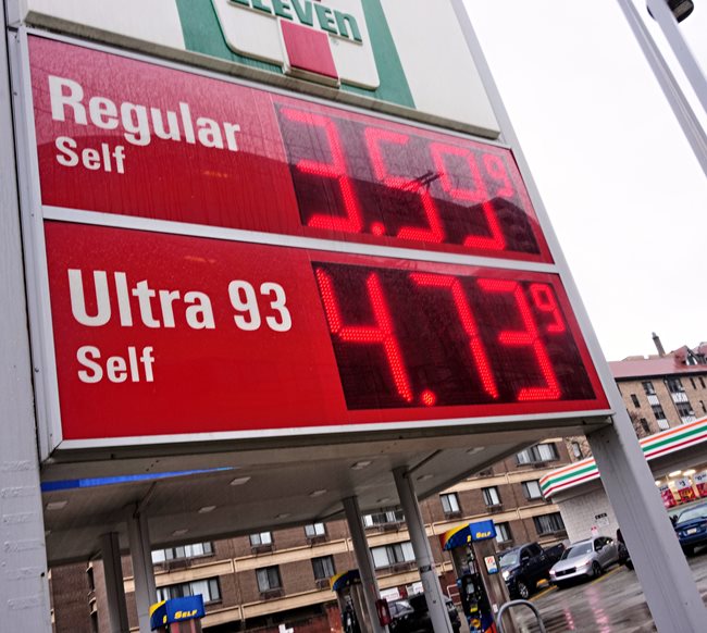 White House Exploring Ways to Lower Gas Prices