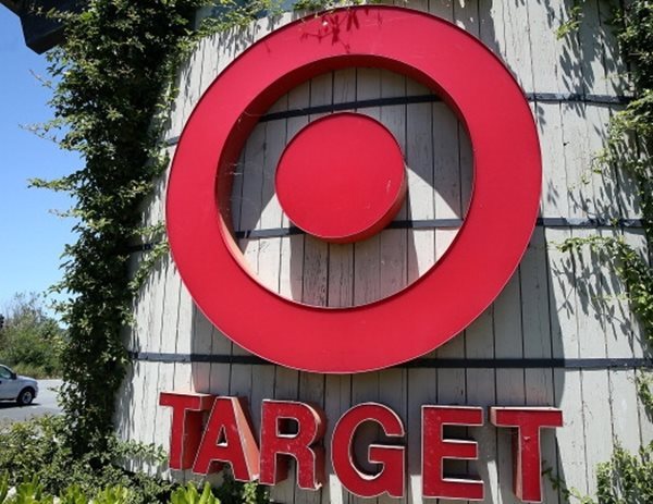 Target Increases Minimum Wage to $10 an Hour: Sources