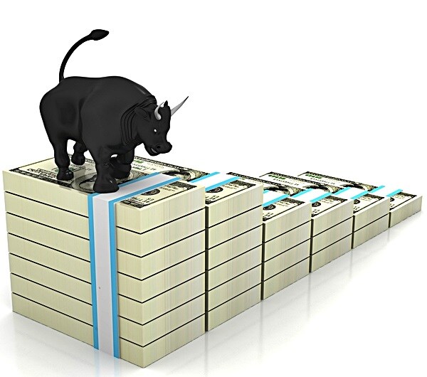 Hedge Funds Warn Crowded Dollar Shorts at Risk of Backfiring