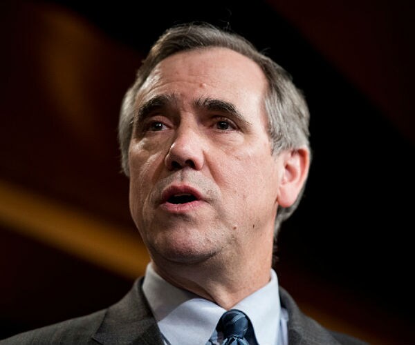 'Gotta Be Kidding Me:' EPA Nominee Gets Grilled by Dem Senator