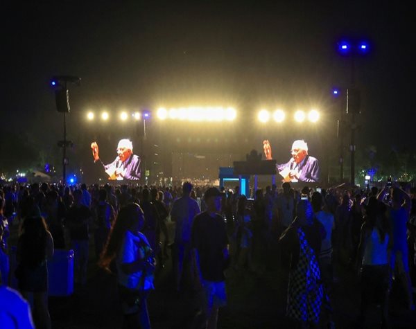 Bernie Sanders Thrills Coachella Crowd With Surprise Appearance
