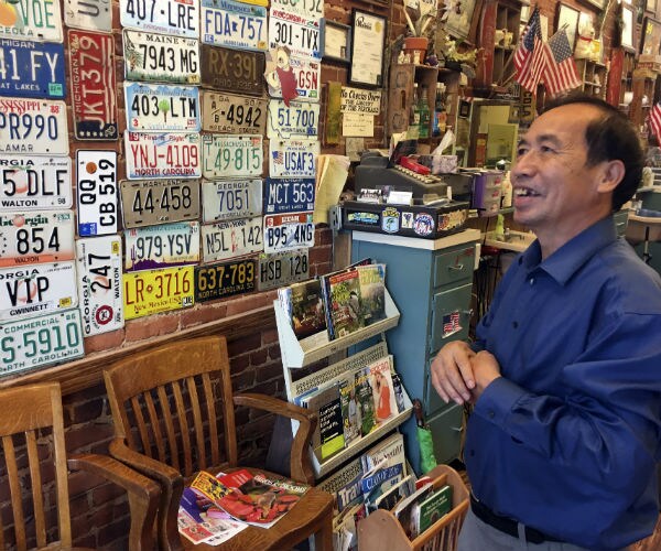 Some GOP Districts Angry With Trump over Young Immigrants