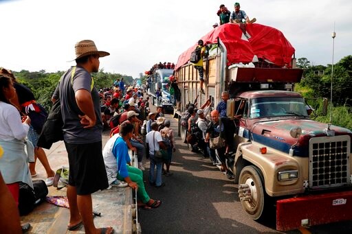 Migrants' Brief Hopes of Buses to Mexico's Capital Dashed