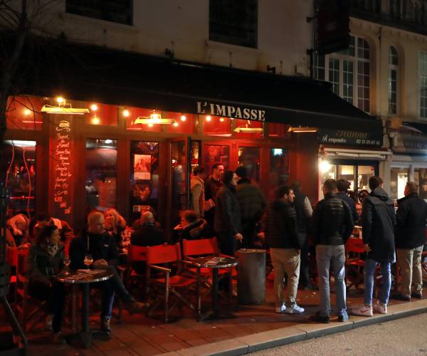France Closes All Restaurants, Cafes and Shops