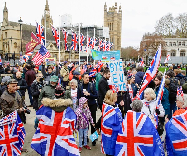 supporters of great britain's exit from the european union gather in london