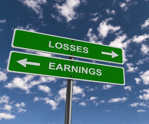 Wall Street Ends Mixed as Earnings Wave Nears