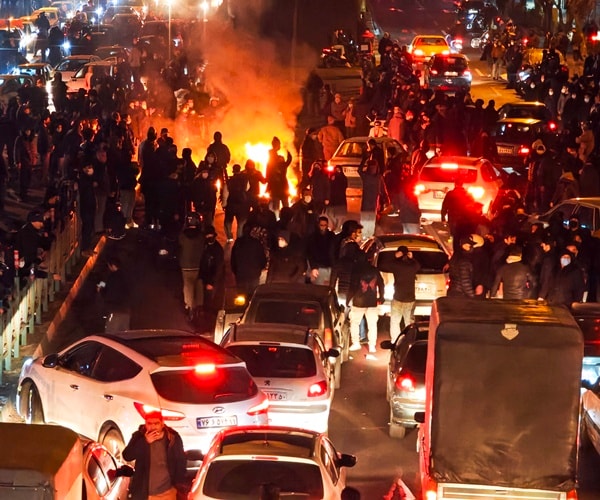 Iran and US Views on Sanctions Relief Differ, Senior Iranian Official Tells Reuters