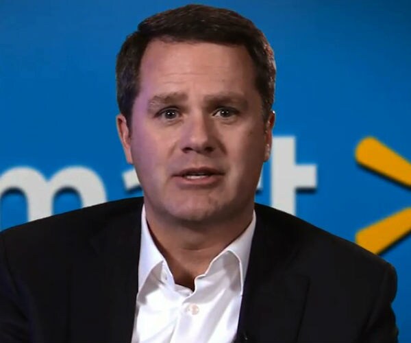 Wal-Mart's CEO Urges Employees to Reimagine Company's Future