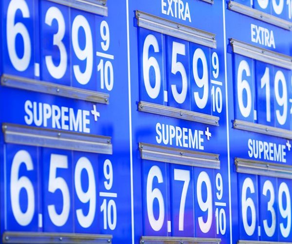 US Consumer Sentiment Dives to a Record Low