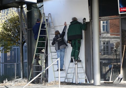 Fires Set at Entrance to Hamburg Venue for G20 Summit