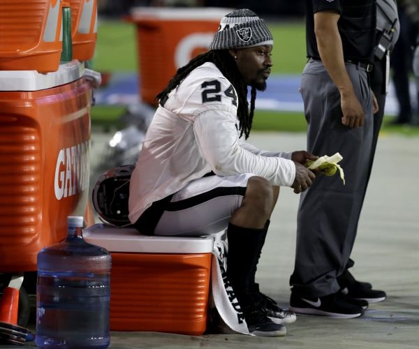 NFL's Lynch, Bennett Sit for National Anthem Like Kaepernick