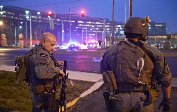 Cops: Man Shoots Census Bureau Guard, Leads Police on Chase